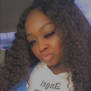 Meet your Posher, Kelli